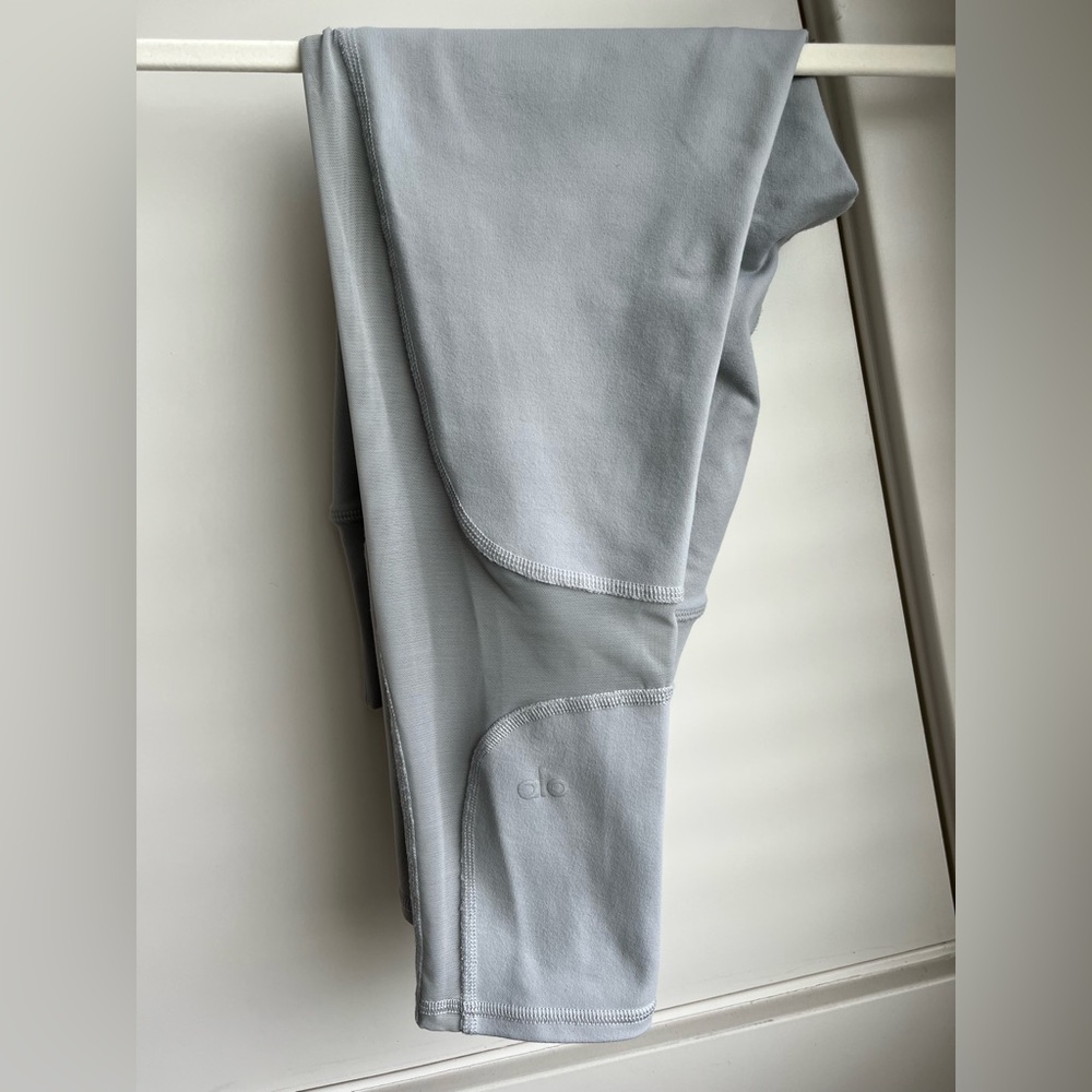 Alo Yoga Coast High-Waist Capri Legging Size Small Alloy
